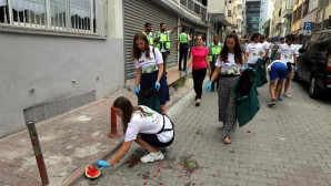 Akdeniz’in cadde ve sokakları karış karış temizlendi